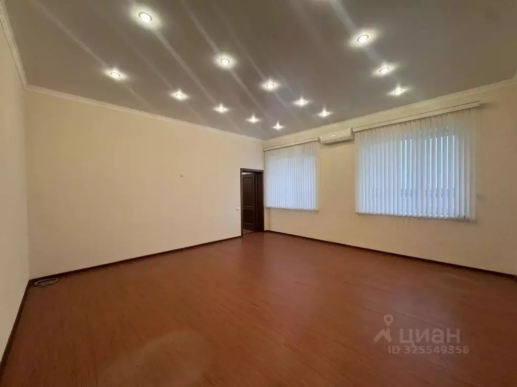 Офис в Краснодарский край, Краснодар ул. Горячеключевская (51 м) - Фото 2