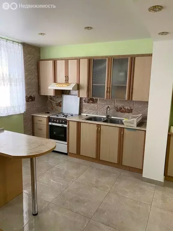 3-комнатная квартира: Бахчисарай, улица Фрунзе, 50 (65 м) - Фото 0