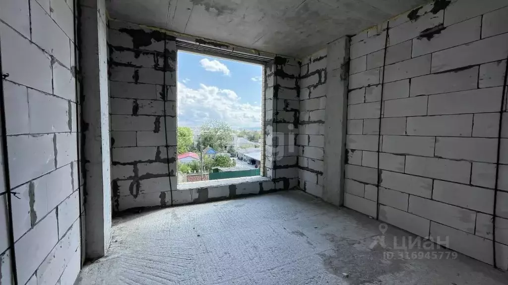 2-к кв. Карачаево-Черкесия, Черкесск Кавказская ул., 143 (77.95 м) - Фото 0