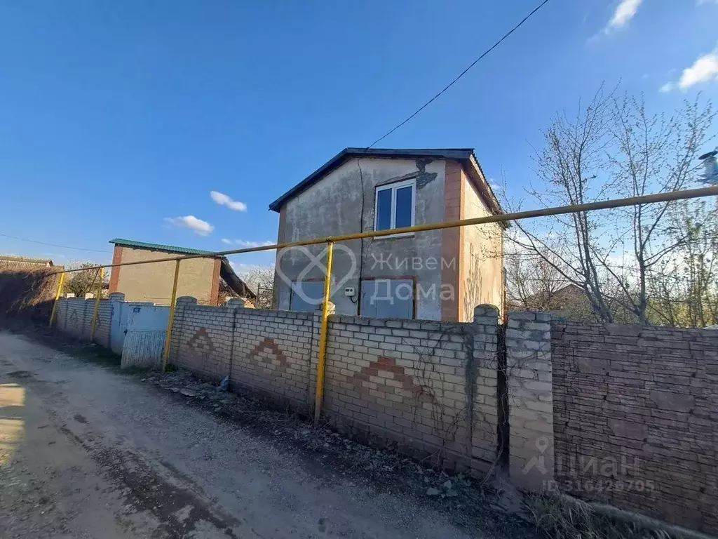 Дом в Волгоградская область, Волжский Строитель СНТ, ул. Доковая (59 ... - Фото 0