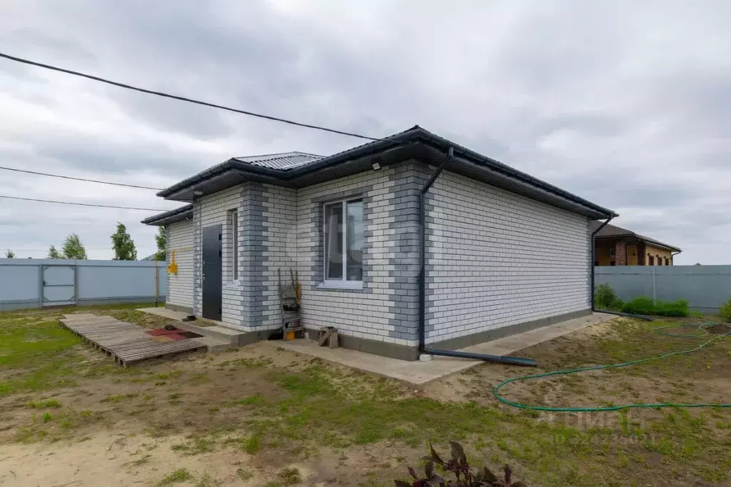 Дом в Тюменская область, Тюмень Р-404, 21-й км (86 м) - Фото 1