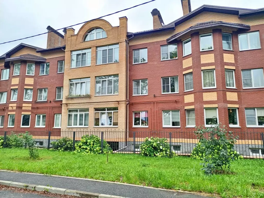 2-к кв. Ярославская область, Рыбинск Введенская ул., 9 (56.0 м) - Фото 1