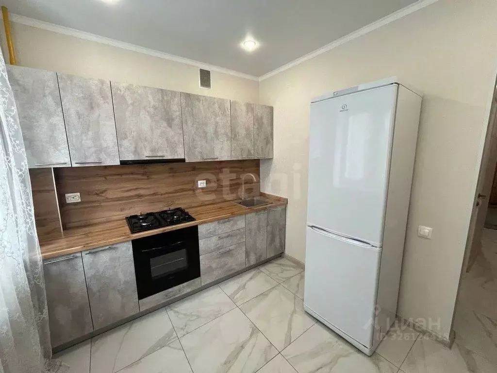 2-к кв. Татарстан, Казань ул. Толбухина, 15 (65.0 м) - Фото 0