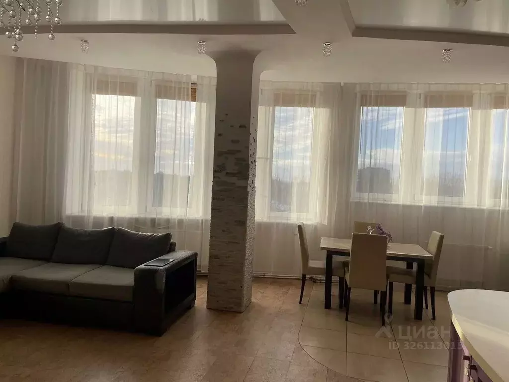 3-к кв. Калининградская область, Калининград ул. Юрия Гагарина, 1 ... - Фото 2