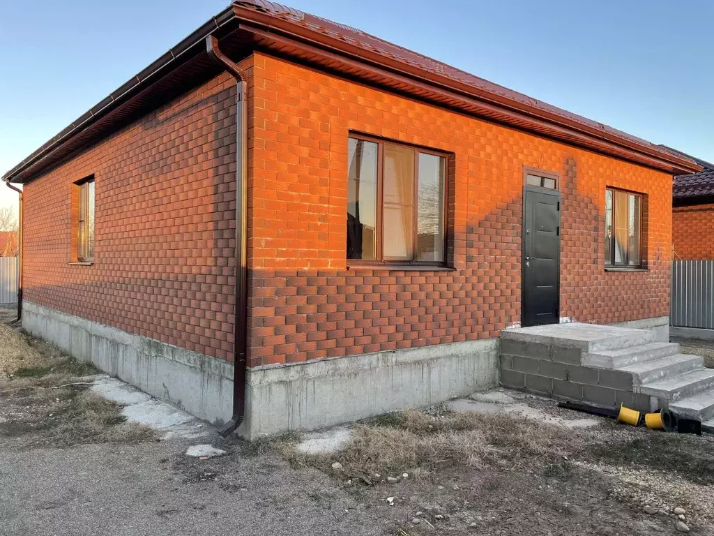 Дом в Краснодарский край, Новокубанск ул. Демьяна Бедного, 74 (100 м) - Фото 2