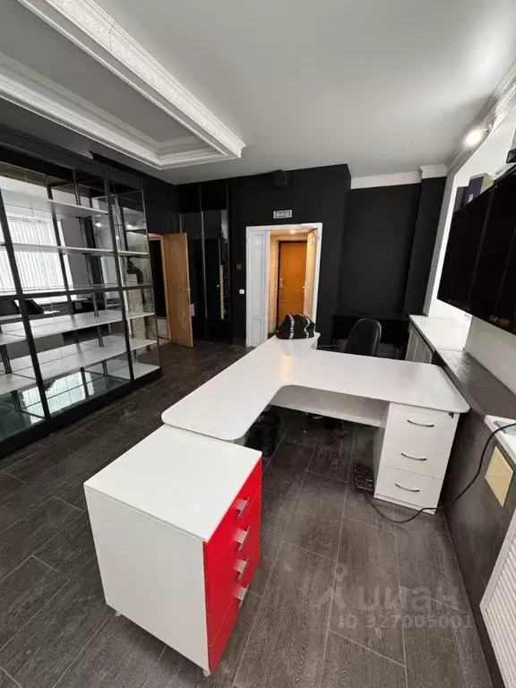 Помещение свободного назначения в Кировская область, Киров ул. ... - Фото 1