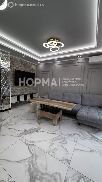 Дом в Октябрьский, улица Виктора Ухарского (125 м) - Фото 0