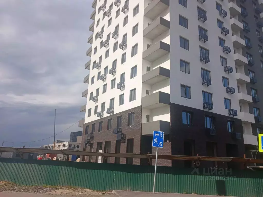 1-к кв. Тюменская область, Тюмень ул. Республики, 204к17 (36.85 м) - Фото 1