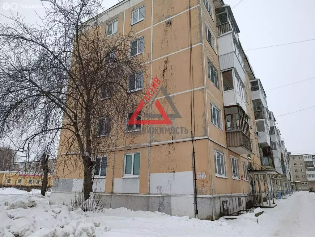 4-комнатная квартира: Каменск-Уральский, улица Шестакова, 36 (57.8 м) - Фото 1