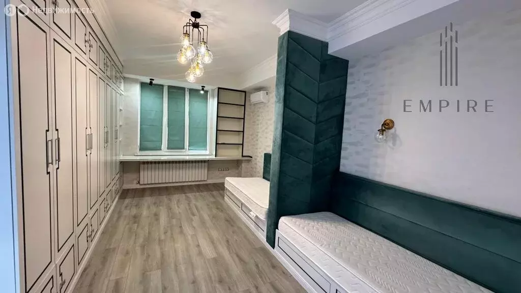 5-комнатная квартира: Грозный, Байсангуровский район, бульвар Султана ... - Фото 1