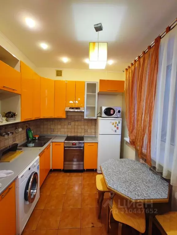 2-к кв. Алтайский край, Барнаул ул. Димитрова, 50 (60.0 м) - Фото 0