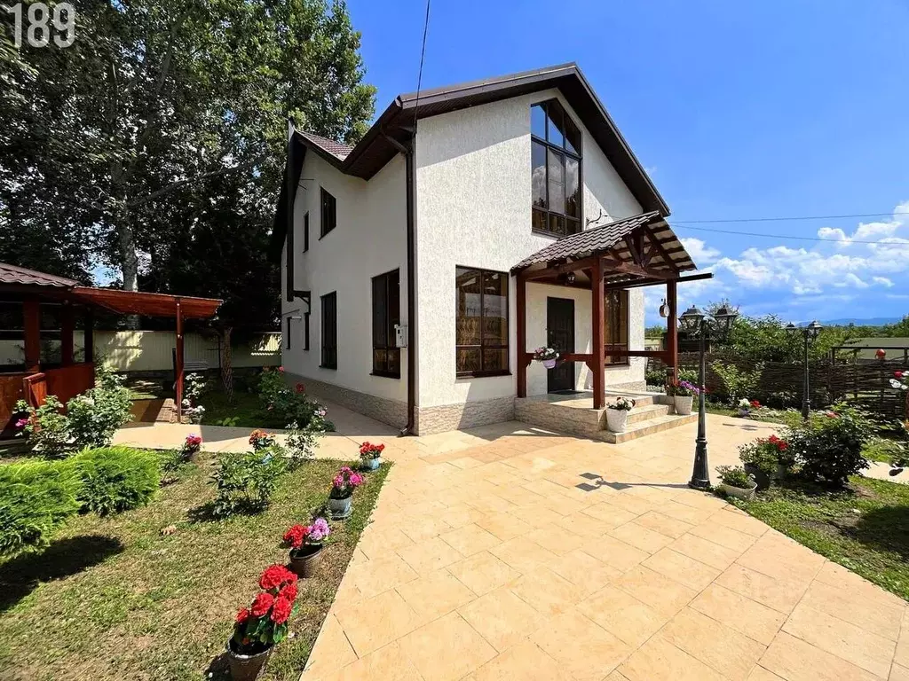 Коттедж в Краснодарский край, Абинск Набережная ул., 80 (195 м) - Фото 2