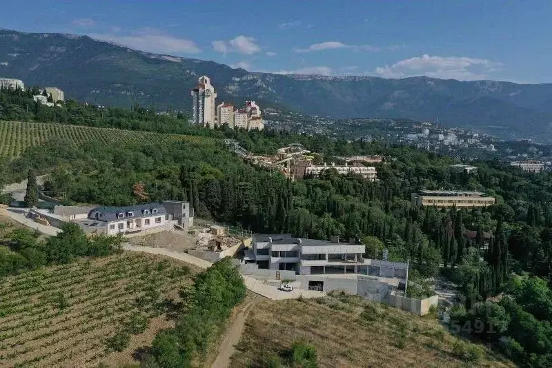 Дом в Крым, Ялта муниципальный округ, Ливадия пгт ул. Виноградная, 46 ... - Фото 1