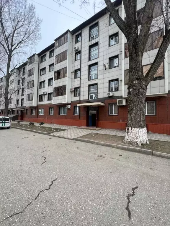 4-к кв. Чеченская республика, Гудермес ул. Хусейна Исаева, 3 (70.0 м) - Фото 1