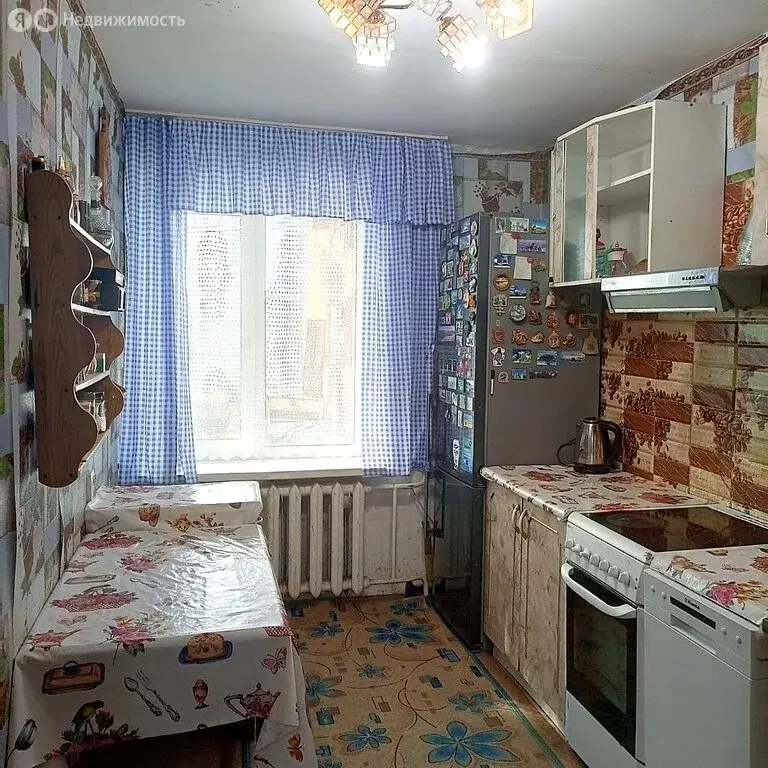 4-комнатная квартира: село Возжаевка, улица Гагарина, 107 (79.9 м) - Фото 0