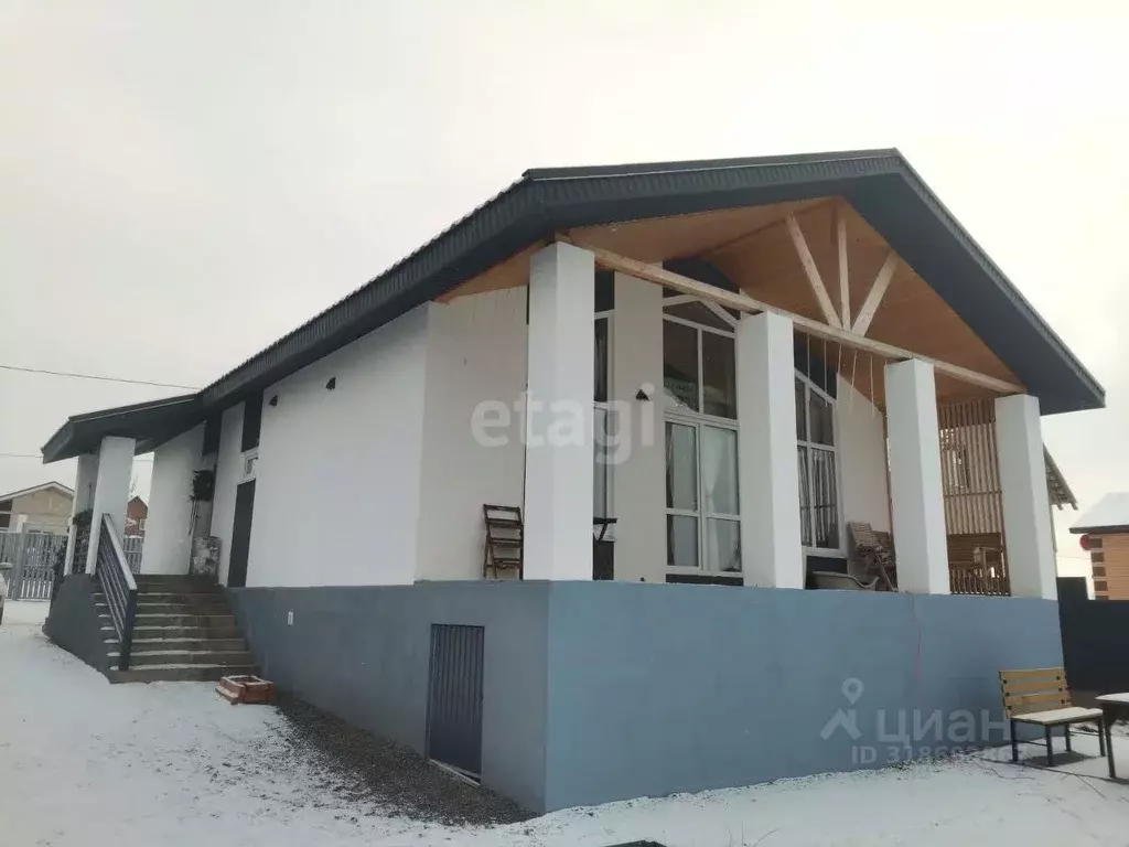 Дом в Башкортостан, Иглинский район, Акбердинский сельсовет, с. ... - Фото 0