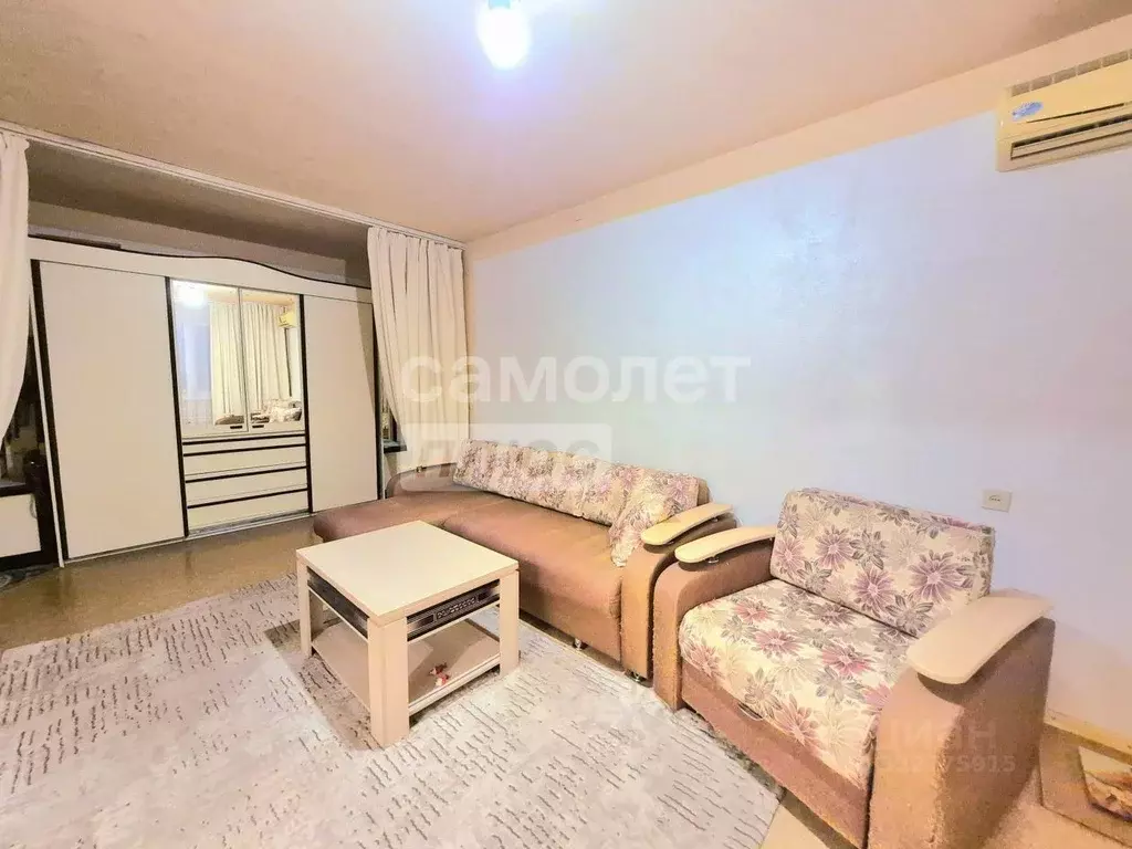 3-к кв. Волгоградская область, Волгоград ул. Кирова, 92Б (64.4 м) - Фото 2