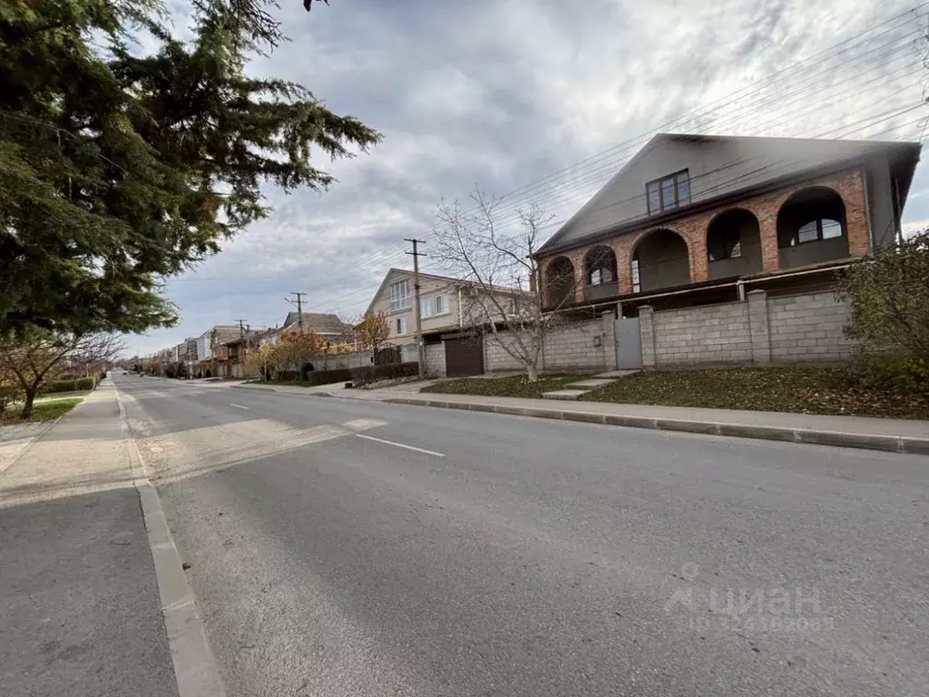 Дом в Крым, Симферополь ул. Аметхан Султан, 48 (241 м) - Фото 1