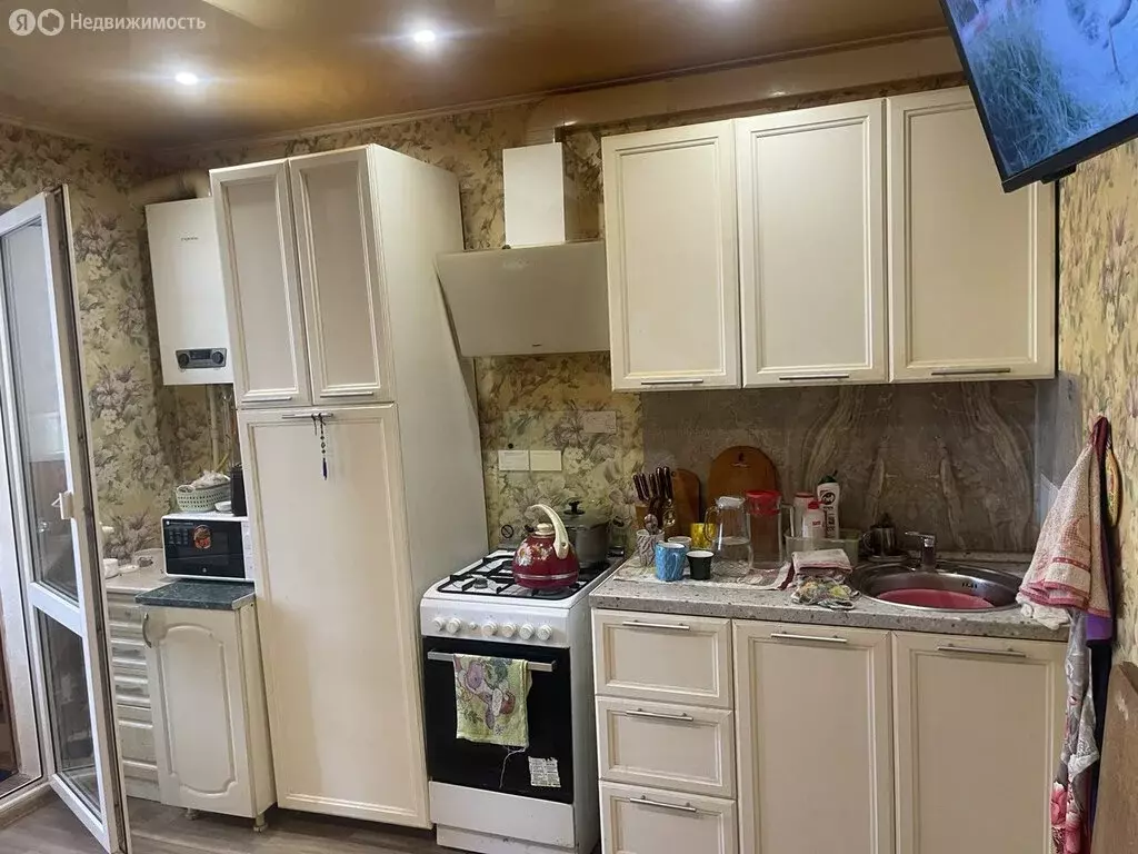 2-комнатная квартира: село Нежинка, Эстрадная улица, 13 (61.3 м) - Фото 1