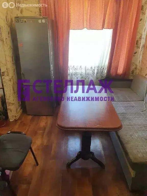 3-комнатная квартира: Феодосия, улица Первушина, 28 (60 м) - Фото 1