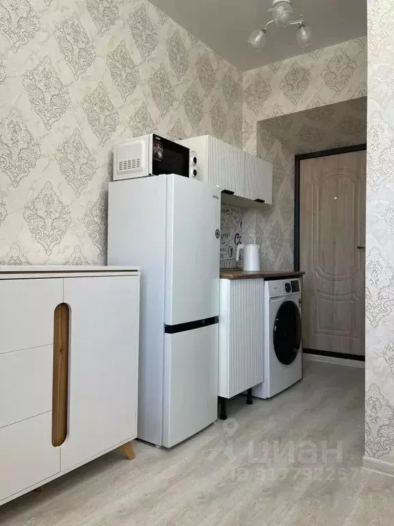 Студия Приморский край, Владивосток Верхнепортовая ул., 64 (12.0 м) - Фото 1