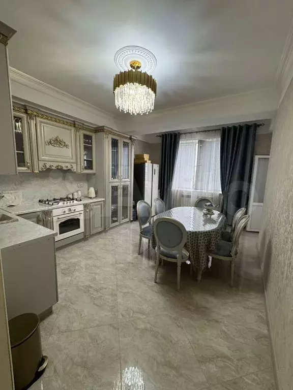 2-к. квартира, 90 м, 9/10 эт. - Фото 1