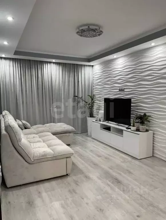 3-к кв. Омская область, Омск Заозерный мкр, ул. Лаптева, 3 (58.0 м) - Фото 1