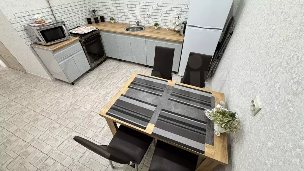 1-к. квартира, 45 м, 5/5 эт. - Фото 0