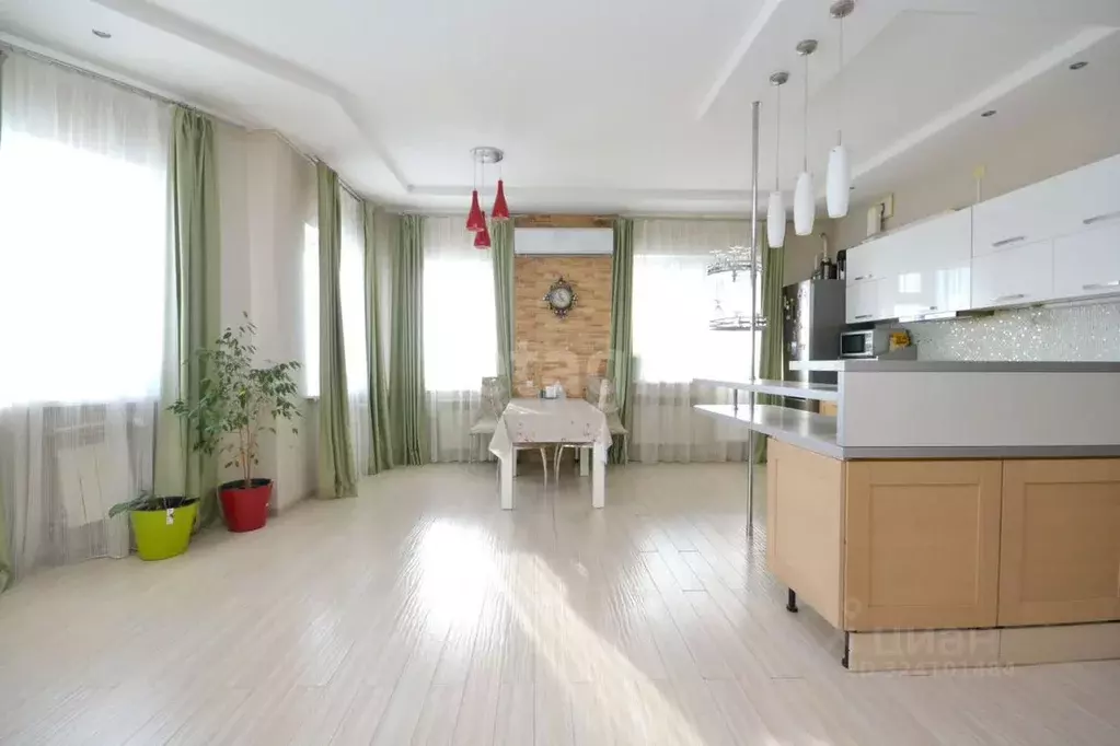 3-к кв. Саха (Якутия), Якутск ул. Ларионова, 6 (110.1 м) - Фото 1