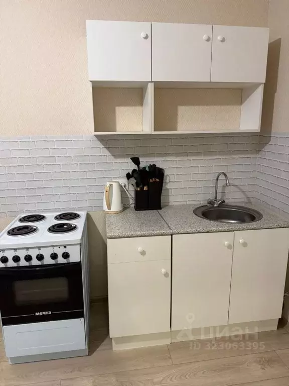 1-к кв. Омская область, Омск Взлетная ул., 13 (37.0 м) - Фото 1