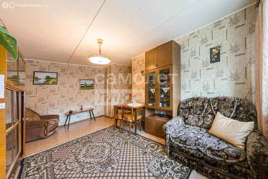 4-комнатная квартира: Екатеринбург, улица Серова, 6 (61.5 м) - Фото 1