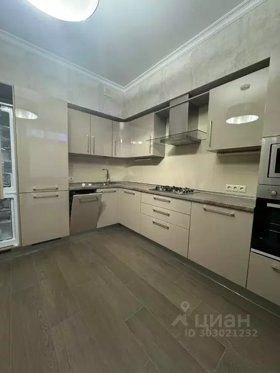 2-к кв. Татарстан, Казань ул. Кави Наджми, 22А (76.0 м) - Фото 0