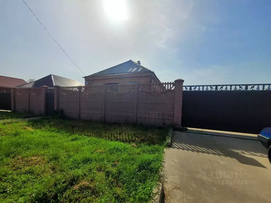 Дом в Краснодарский край, Северская ст-ца ул. Толстого (120 м) - Фото 0