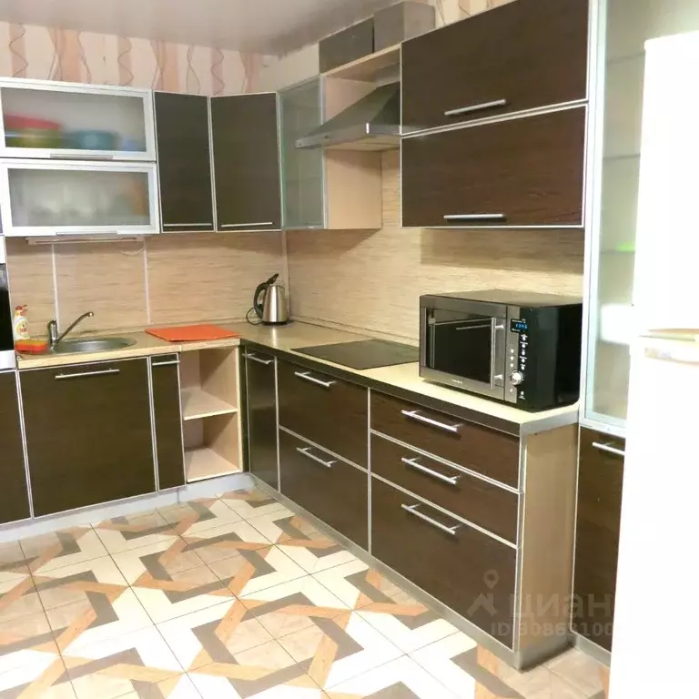 1-к кв. Омская область, Омск просп. Комарова, 21к2 (47.0 м) - Фото 0