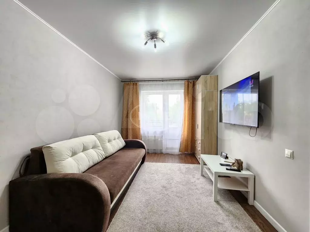1-к. квартира, 32 м, 1/9 эт. - Фото 1