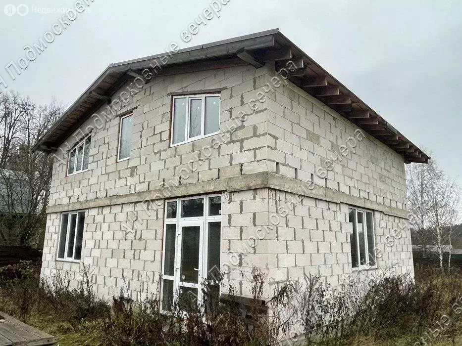 Дом в Одинцовский городской округ, село Шарапово (185 м) - Фото 1