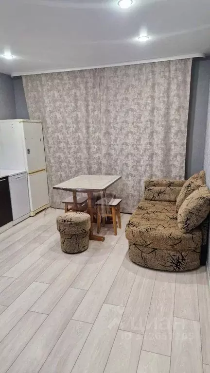 1-к кв. Тюменская область, Тюмень ул. Павла Шарова, 5 (42.0 м) - Фото 1