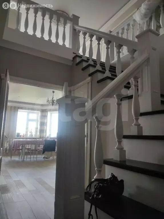 8-комнатная квартира: Казань, улица Столярова, 15А (216 м) - Фото 1