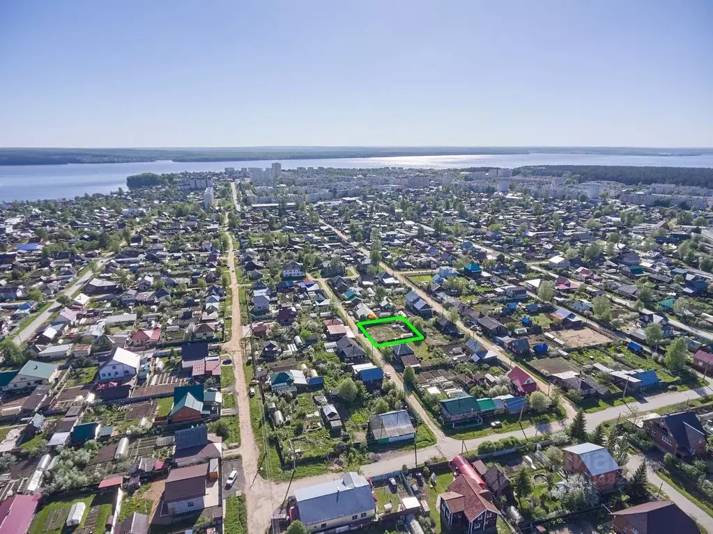 Участок в Пермский край, Добрянка ул. Менжинского, 7 (6.0 сот.) - Фото 1