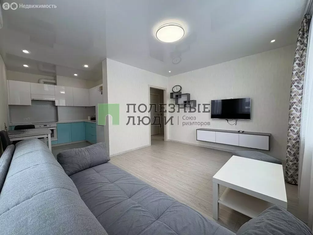 3-комнатная квартира: Ижевск, улица 10 лет Октября, 95 (56.4 м) - Фото 1