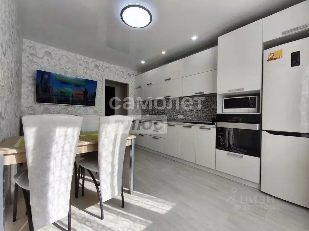 2-к кв. Ямало-Ненецкий АО, Ноябрьск ул. Ленина, 78 (51.5 м) - Фото 1