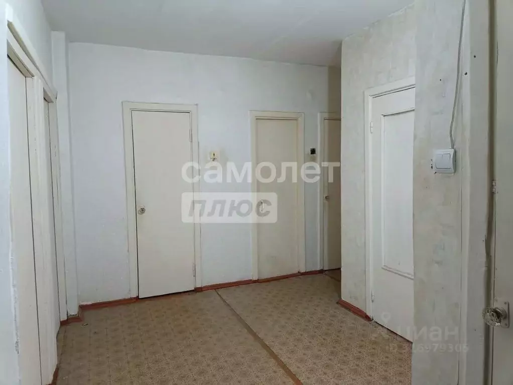 3-к кв. Калмыкия, пос. Ики-Бурул, 1-й мкр 23 (65.2 м) - Фото 0