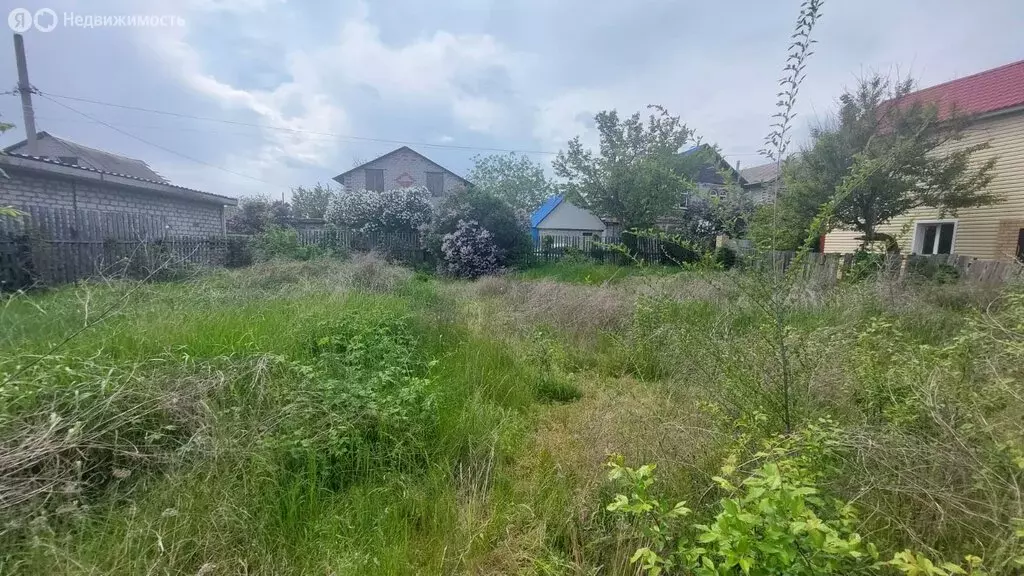 Участок в Волжский, СНТ Латекс, 29-я улица (5 м) - Фото 0