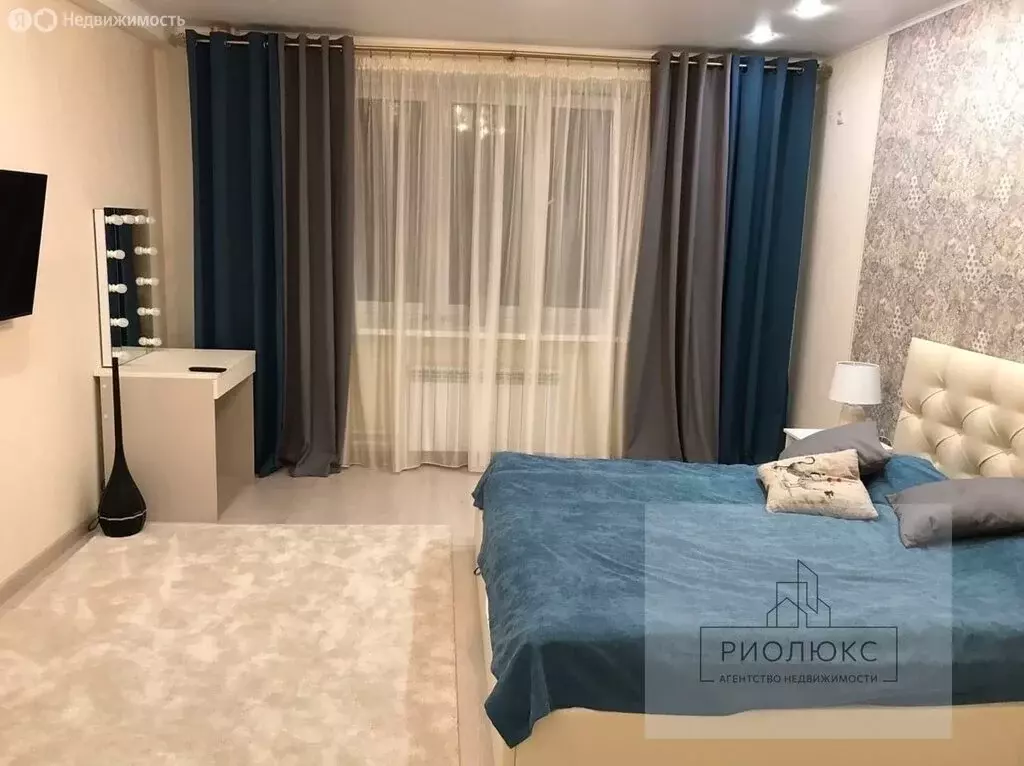 3-комнатная квартира: Магнитогорск, улица Зелёный Лог, 56 (65.8 м) - Фото 1