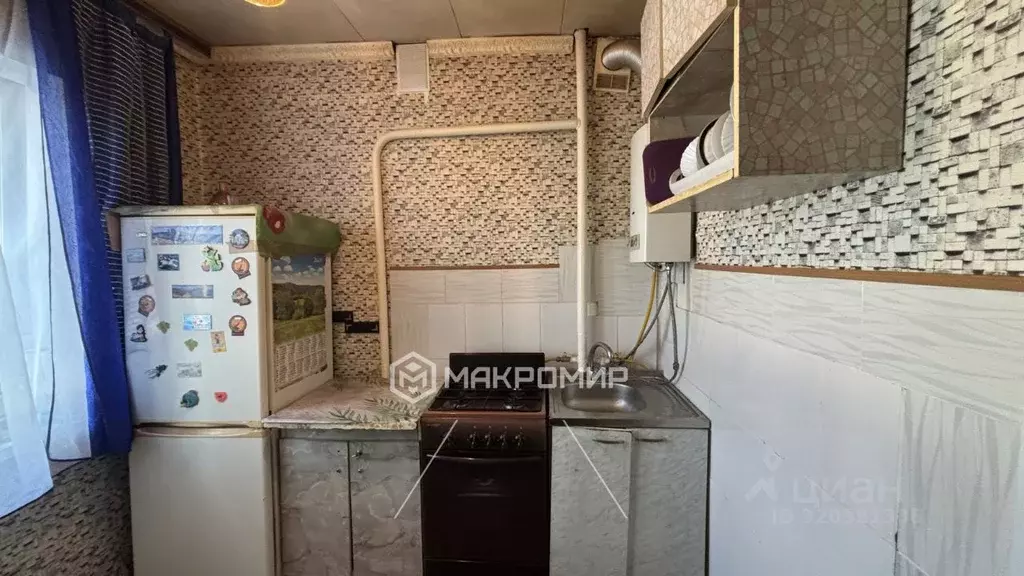 2-к кв. Брянская область, Брянск ул. Димитрова, 120 (45.7 м) - Фото 1