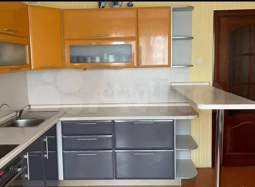 3-к. квартира, 92 м, 4/10 эт. - Фото 0