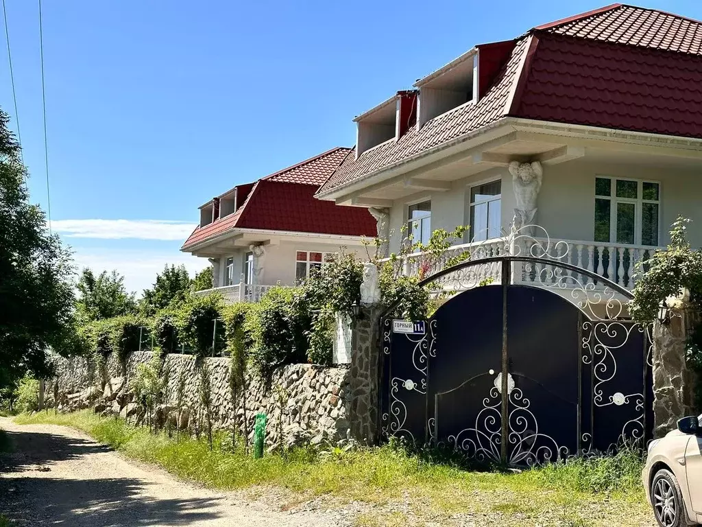 Дом в Крым, Алушта муниципальный округ, с. Изобильное пер. Горный, 11А ... - Фото 0