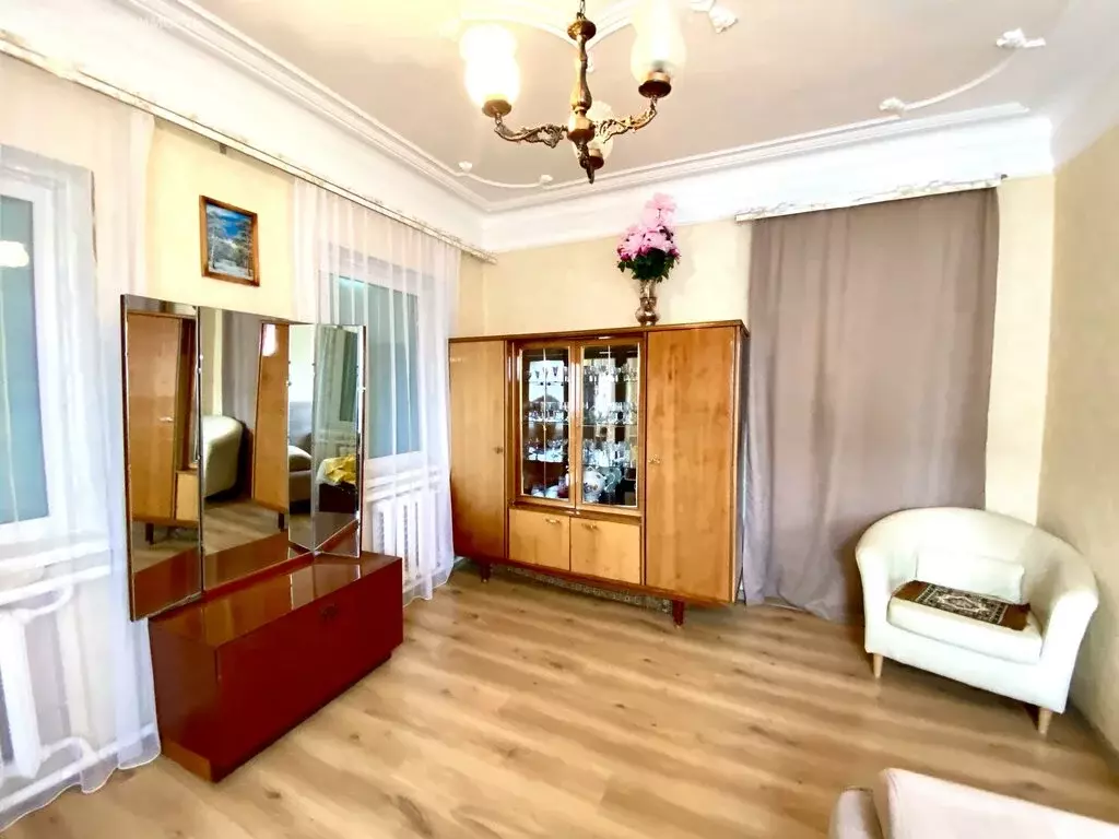 Дом в Лабинск, улица Толстого (100 м) - Фото 1