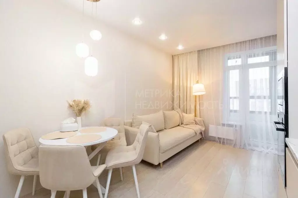 2-к кв. Тюменская область, Тюмень ул. Первооткрывателей, 9 (59.8 м) - Фото 1