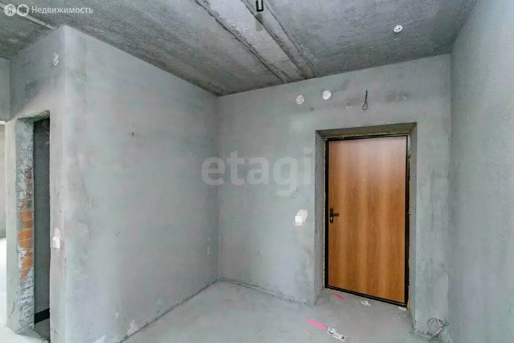 2-комнатная квартира: Тюмень, Севастопольская улица, 2к4 (77 м) - Фото 0